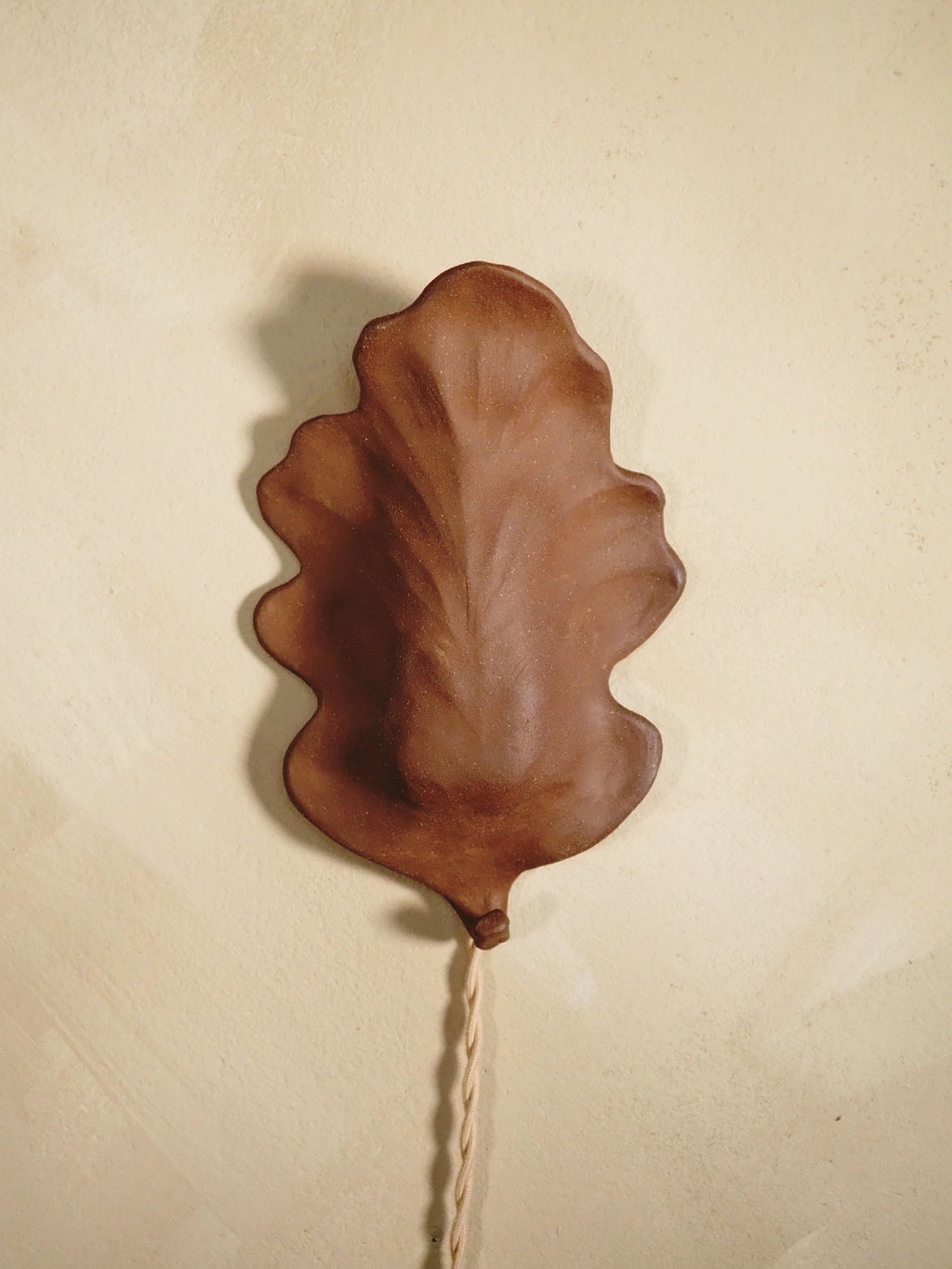 Oak Leaf Wall Sconce – Brown