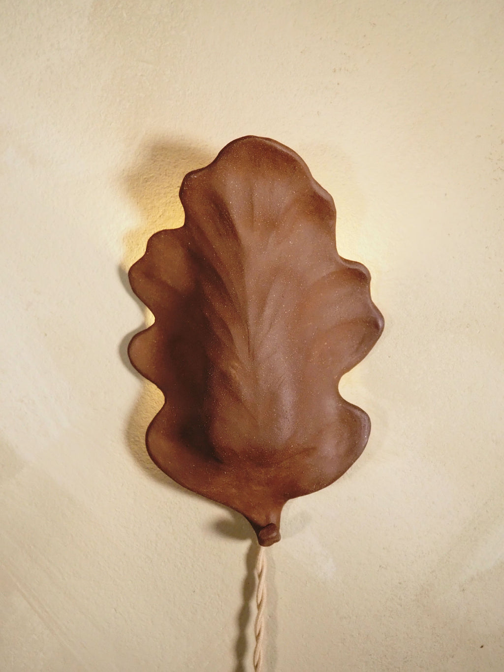 Oak Leaf Wall Sconce – Brown