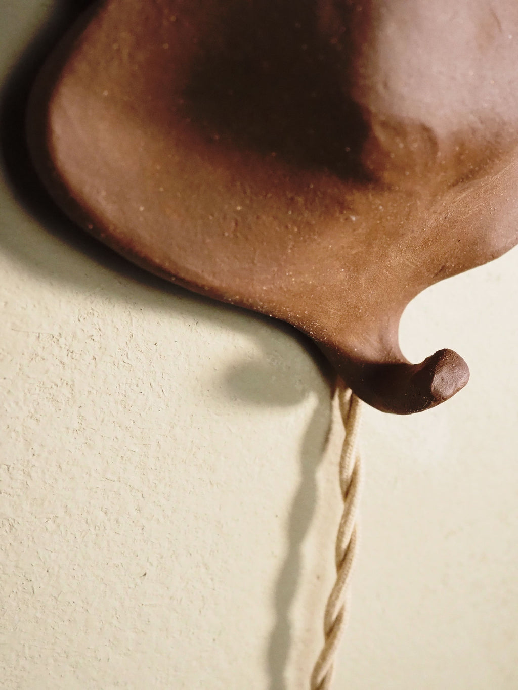 Oak Leaf Wall Sconce – Brown